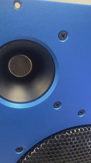 DMNDBXX XX4 blue speaker close-up
